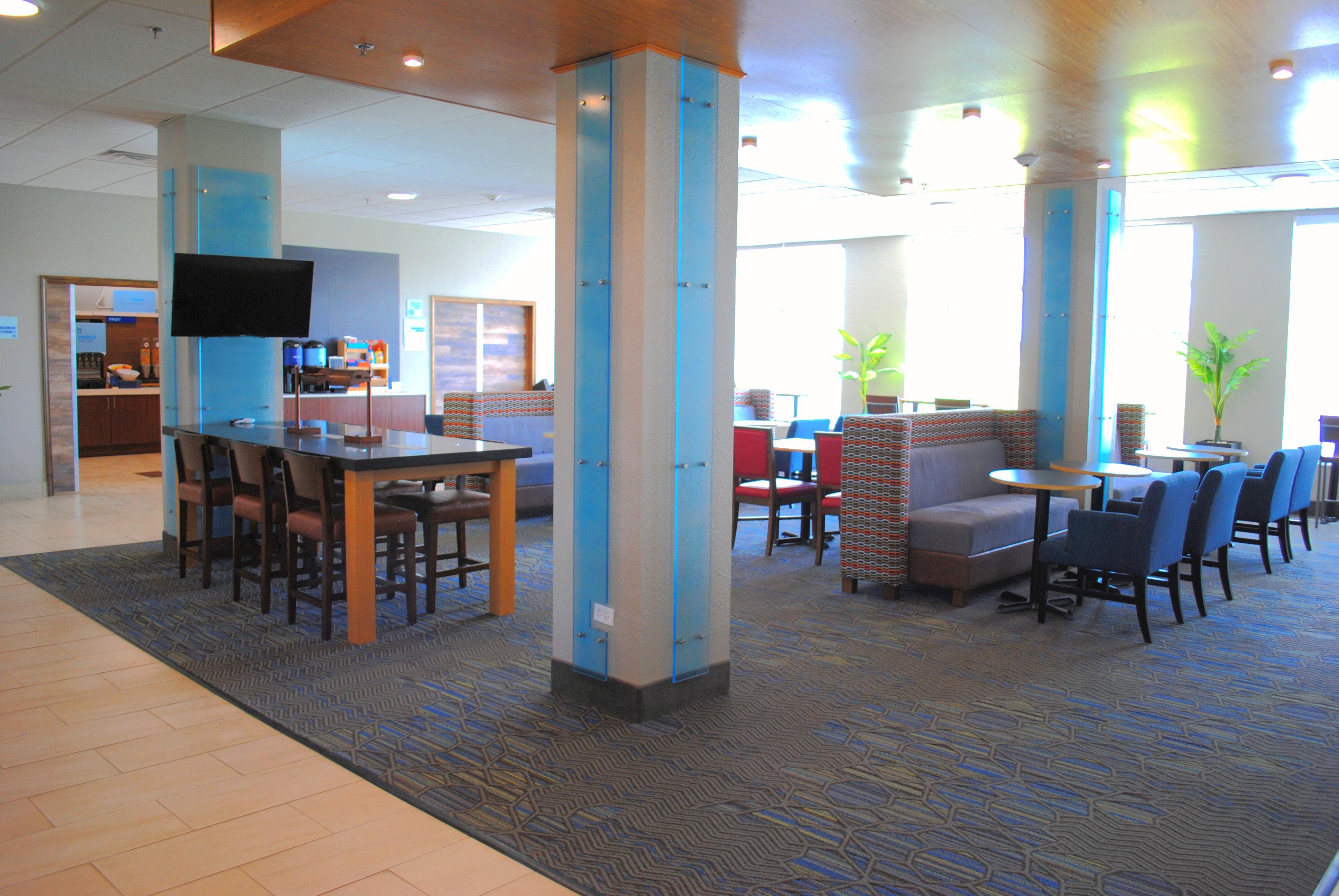 Holiday Inn Express & Suites - Columbia City By Ihg Exterior photo